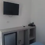 Nikos