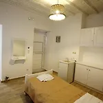 Nikos Hostel *