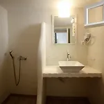 Nikos Hostel Mykonos Town