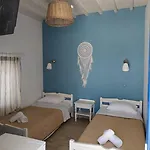 Nikos Hostel *