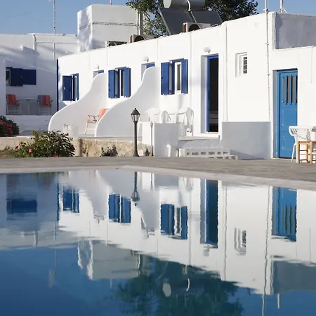 Nikos Hostel *