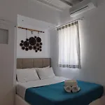 Nikos * Mykonos Town