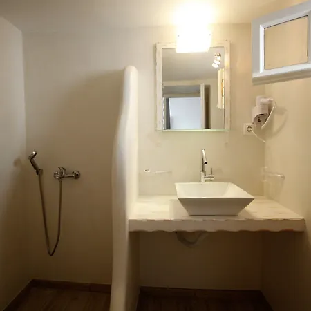 Nikos Hostel Mykonos Town