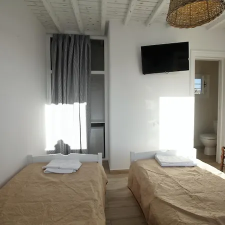 Nikos Hostal *